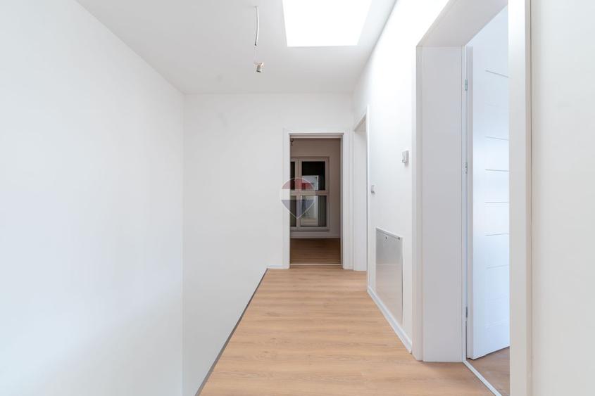Casă / Vilă cu 5 camere de închiriat în zona Dambul Rotund