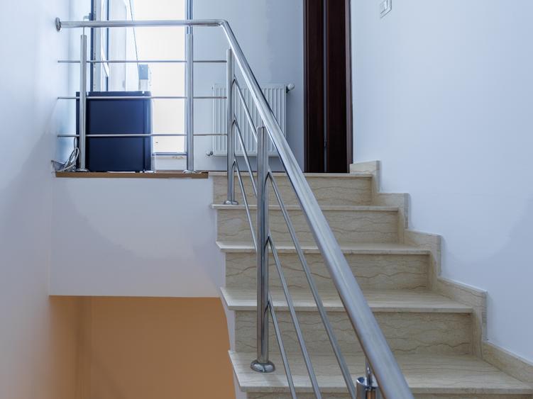 Casa 4 cam, 3 bai Ghencea Str Dantelei, 10 min Metrou Raul Doamnei
