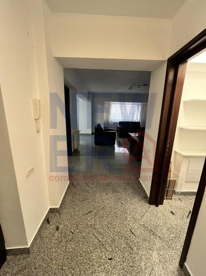 Apartament cu 5 camere de inchiriat - zona Aviatorilor