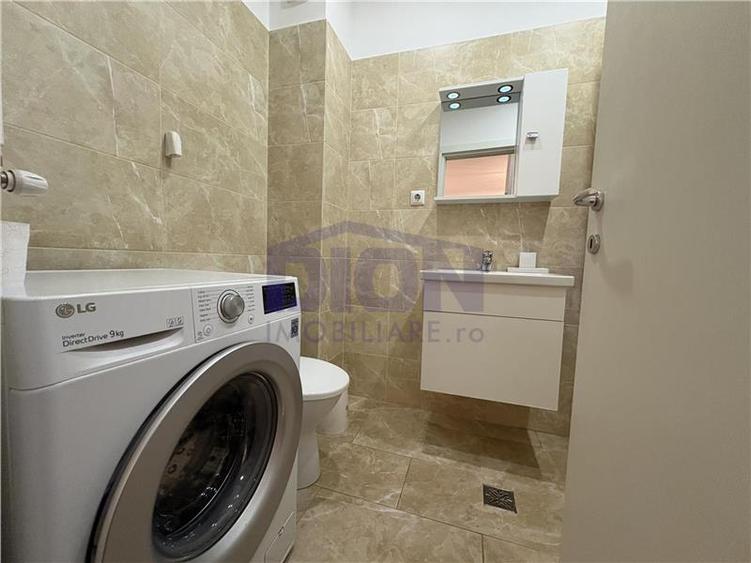 Militari - Rosu , Avangarde 2 camere, 49mp