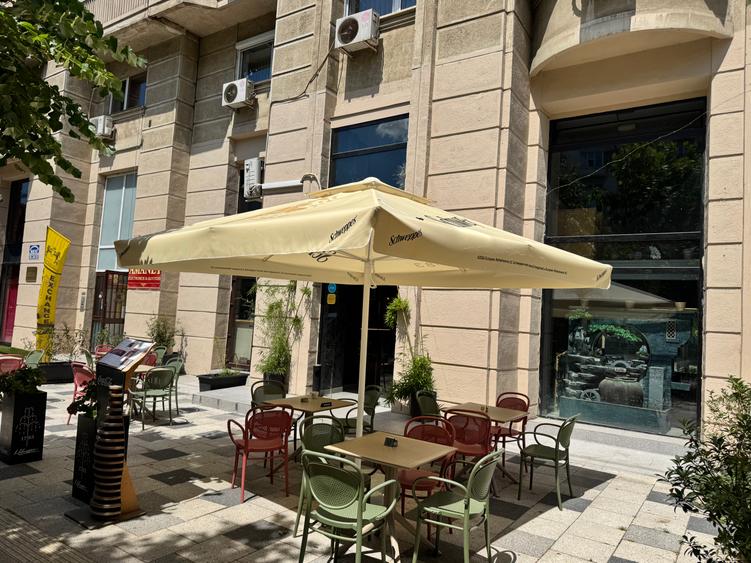 Spatiu comercial, Decebal
