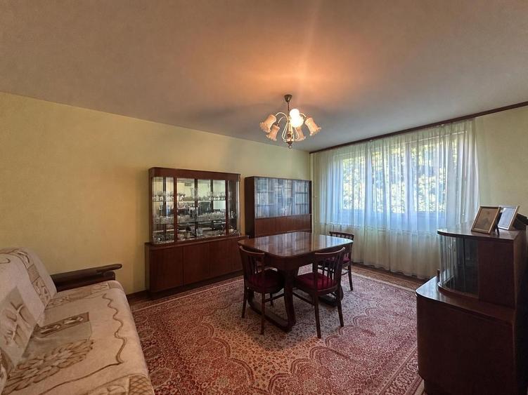 Apartament decomandat cu 3 camere și balcon | zona Brâncoveanu