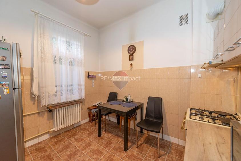 Casa de vanzare, 138 mpu, 244 teren, curte, garaj,  Cartierul Domenii - 12