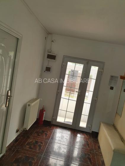 2 apartamente, în casă cu 6 ap, P+E+M, 2000, zona Mircea cel Bătrân, comision 0% - 9
