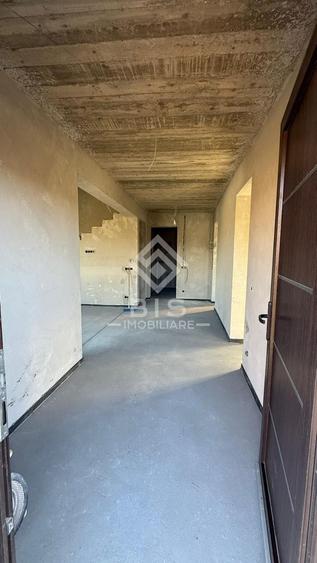 Casă 3 camere, 185mp, semifinisată, D+P+E