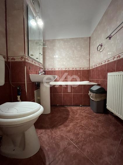 Apartament 3 camere dec 2 băi etajul 3 central Gaesti