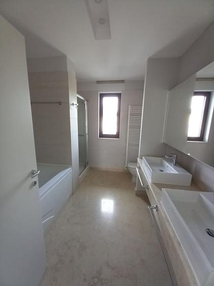 Pipera-Oxford Gardens, vila de inchiriat cu 4 camere