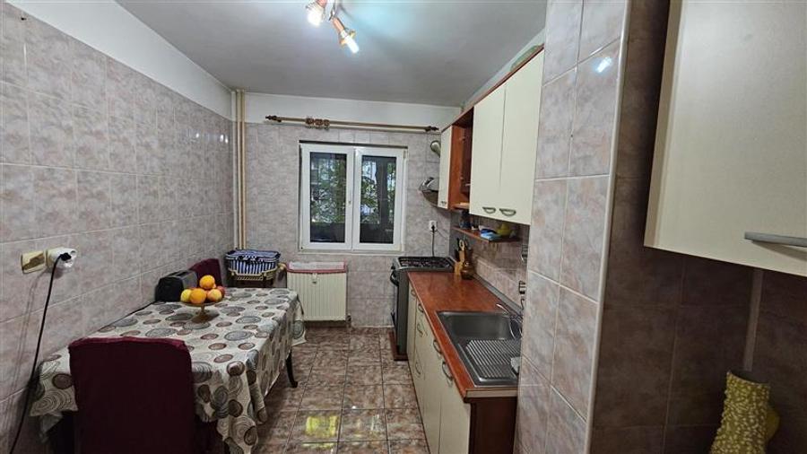 Berceni-Aparatorii Patriei,apartament 4 camere,loc parcare,COMISION 0%