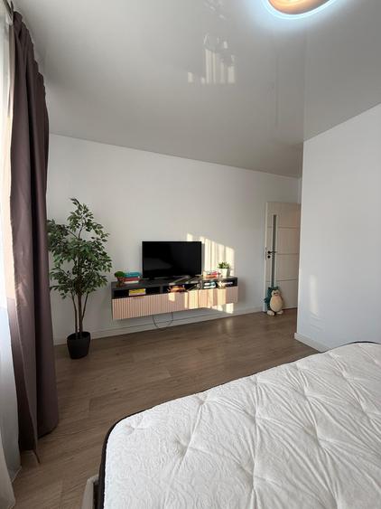 VANZARE APARTAMENT 3 CAMERE-2 BAI-LOC DE PARCARE-POLLUX RESIDENCE