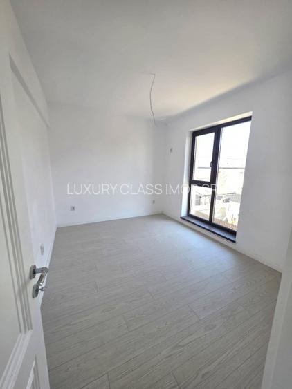 Vanzare Vila Individuala/Cristalului/5 camere id nr 54 - 14