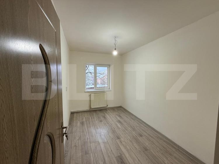 Apartament 4 camere de închiriat –ideal locuință sau activități comerciale