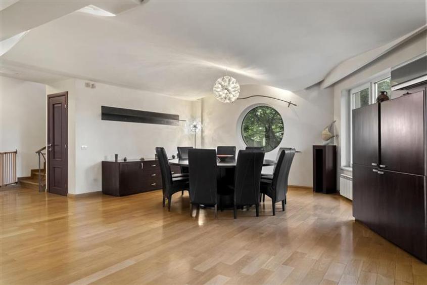 Vila de lux in apropiere de Cambridge School | Curte superba