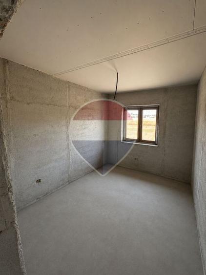 Casă / Vilă cu 4 camere de vânzare