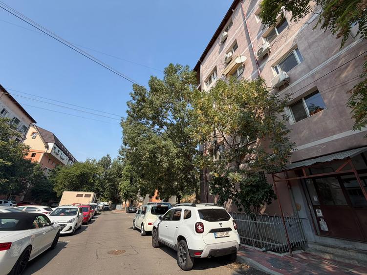 Garsoniera Fizicienilor Bloc 1982 Reabilitat Parter Inalt 15 Min Metrou