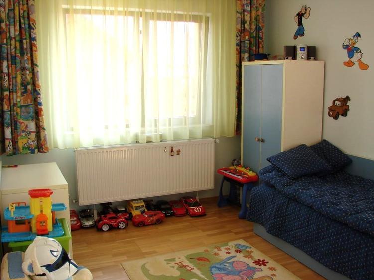 Vanzare vila individuala | 6 camere | Otopeni | Panouri solare