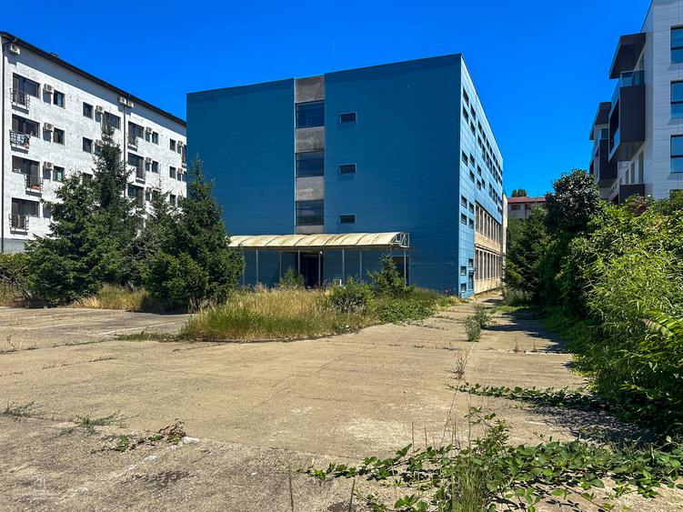 Cladire reprezentativa de vanzare | S+P+3E - 2006 | Vad Stradal - Constanta
