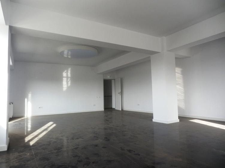 Promo! Etaj 3 clădire birouri Otopeni – chirie 1490 €/lună
