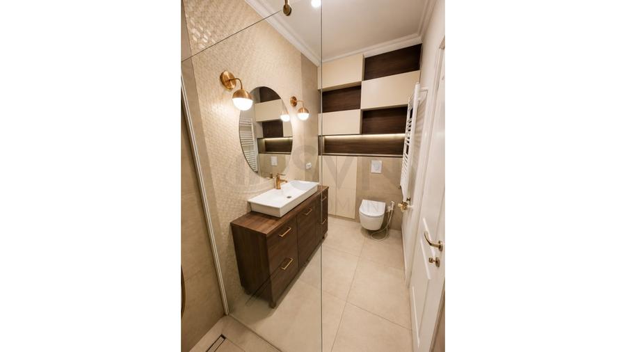 REA1029479 Apartament l 3 Camere l Piata Victoriei