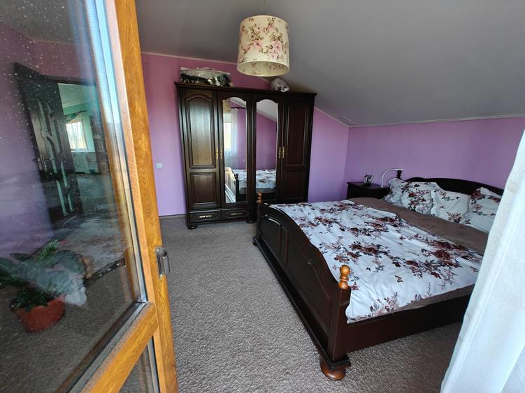 Casa de vanzare 4 camere, 900mp teren in zona Hlincea!!!
