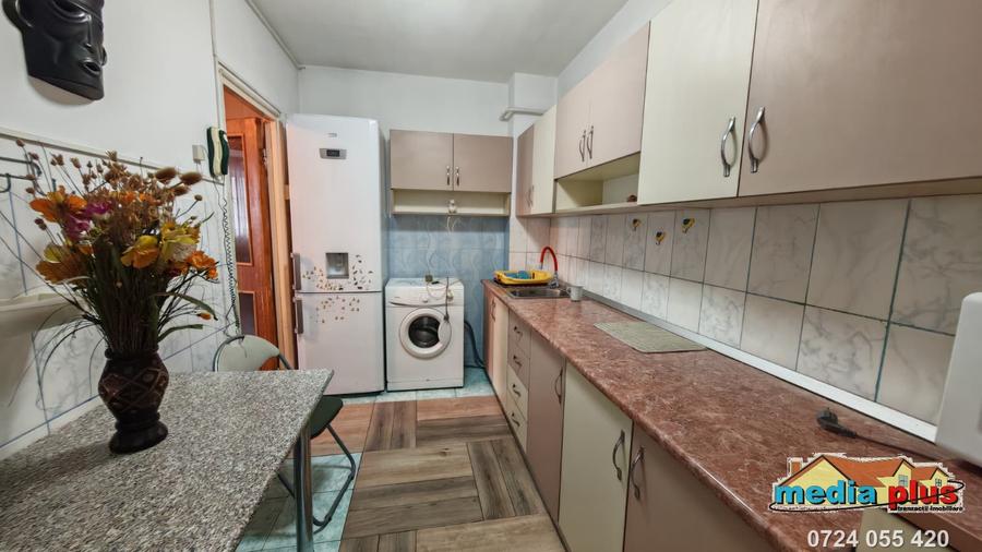 Apartament cu 3 camere decomandat, Micro 39A