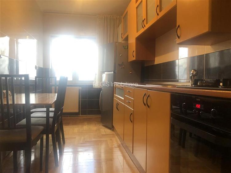 Bloc Vila Central | 3 camere la etaj intermediar cu 2 parcari - 17