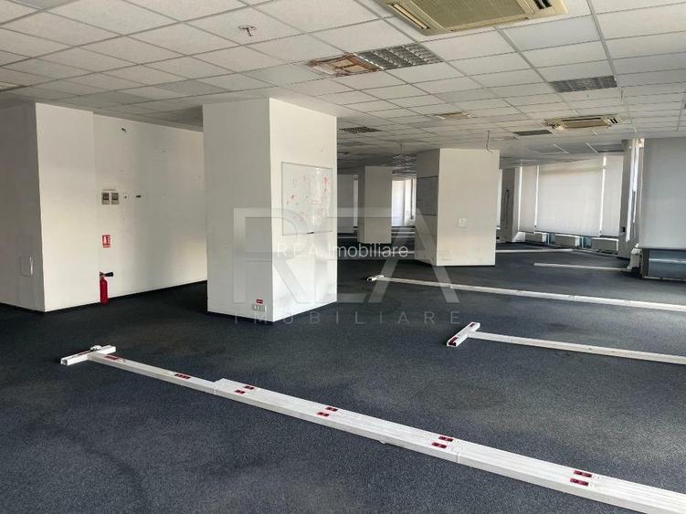 SPATIU COMERCIAL PASAJ BASARAB - CALEA GRIVITEI - 7