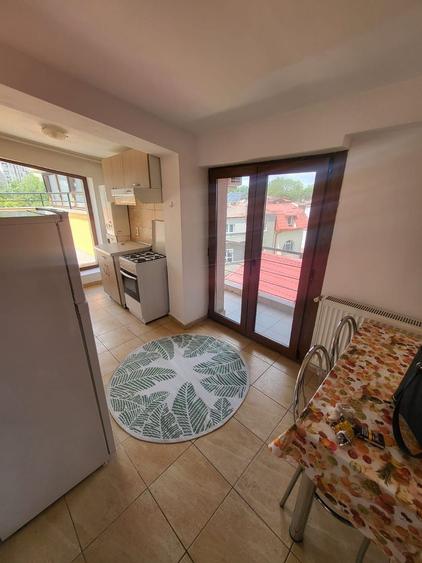 Apartament cu terasa, 4 minute metrou Muncii, centrala proprie