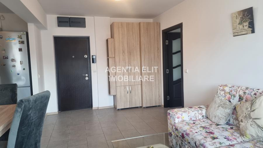 Apartament 3 camere, bloc nou, zona Scolii nr 7