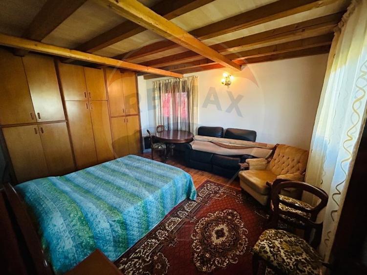 Casă 1.624 mp teren in Pielesti