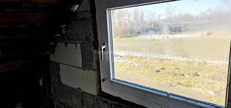 Casa situata in com.Girov - 6