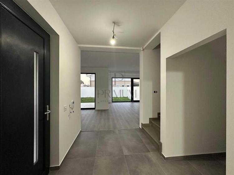Duplex modern - asfalt - living mare - bucatarie inchisa