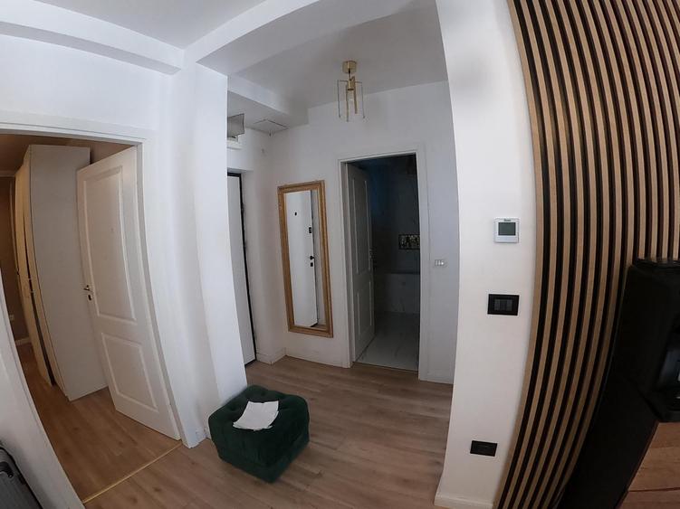 Apartament 3 camere cu centrala termica si curte proprie