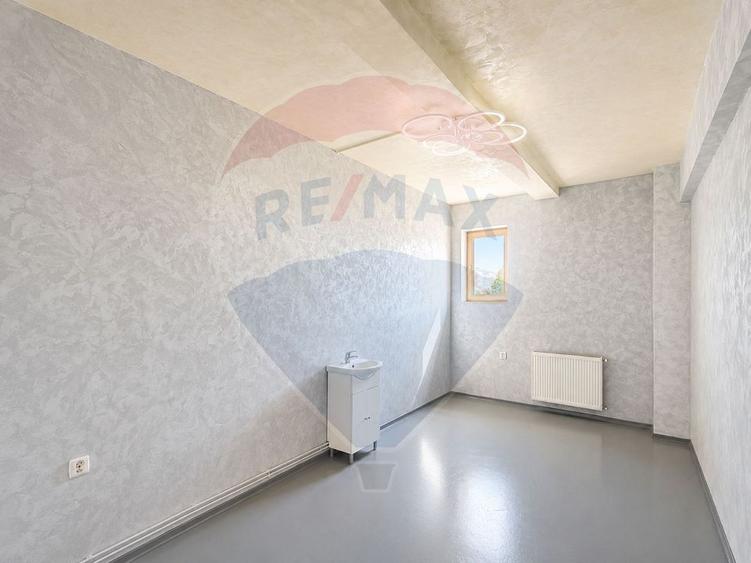 Spațiu comercial renovat, vitrină generoasă, vad excelent, Mănăștur