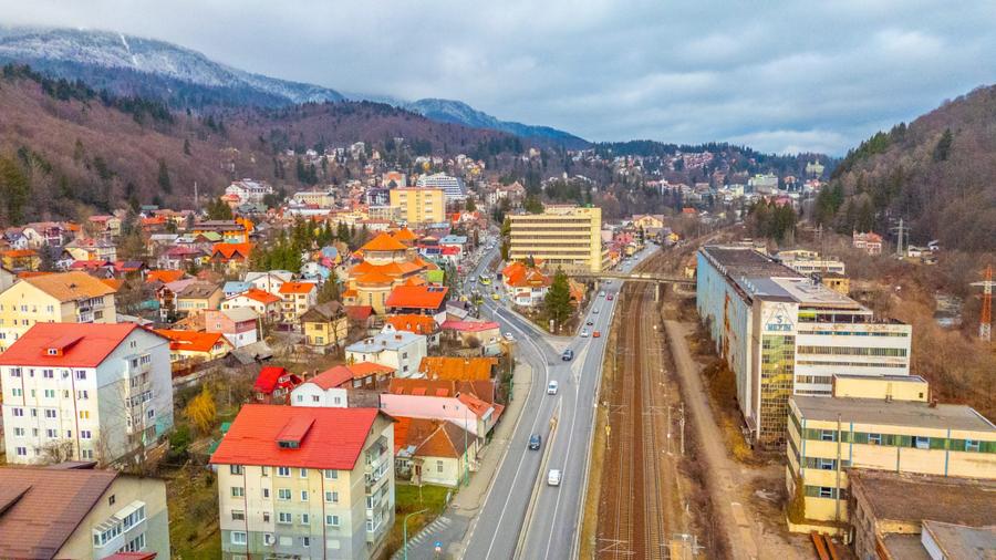 Apartament 3 camere în vilă, 114 mp | Curte | Sinaia