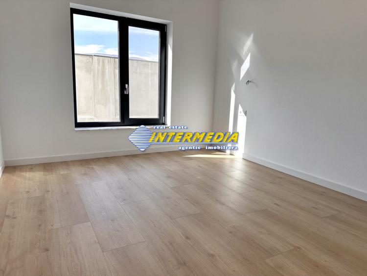 CASA NOUA I 90 MP I FINISATA LA CHEIE I ASFALT I TOATE UTILITATILE I