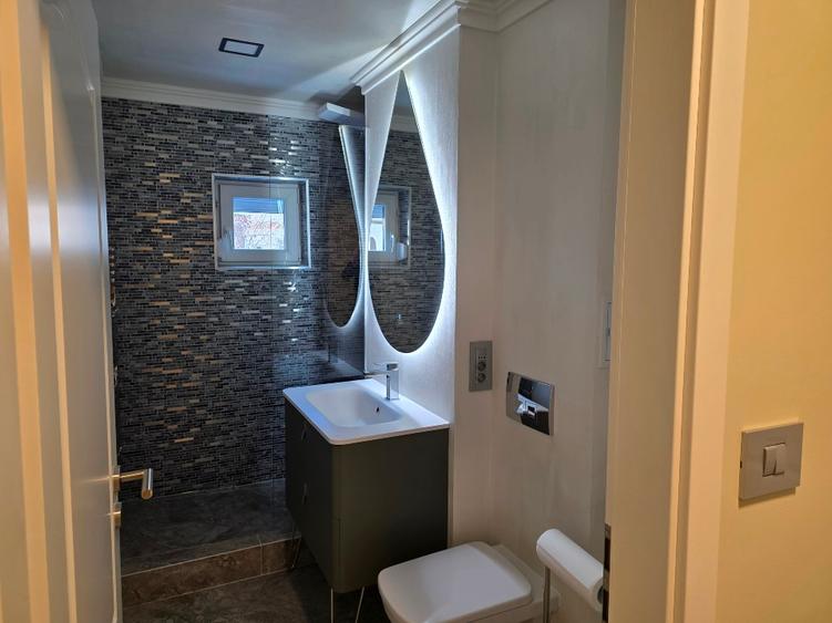 Proprietar vand apartament lux etaj 1 la 5 minute de Complexul Studentesc