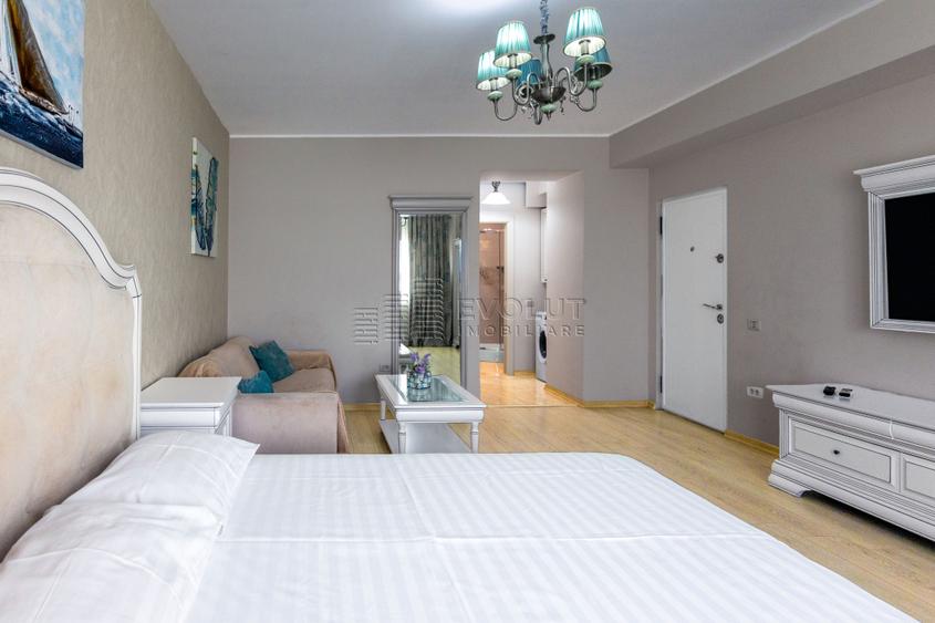 Mamaia Central- apartament 3 camere frontal lac