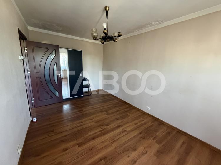 Apartament decomandat 2 camere 2 balcoane 54 mpu zona Tabacari