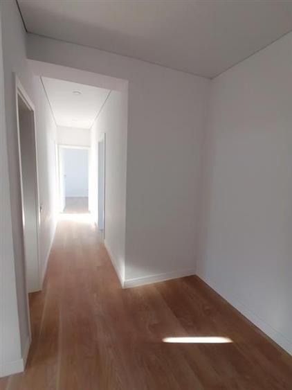 Casa- Vila - soseaua Bucuresti - Magurele -Carrefour(fosta Cora)- 240 mp teren