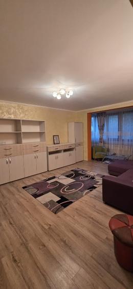Inchiriez apartament 1 camera cartier Calea Romanului Piatra Neamt