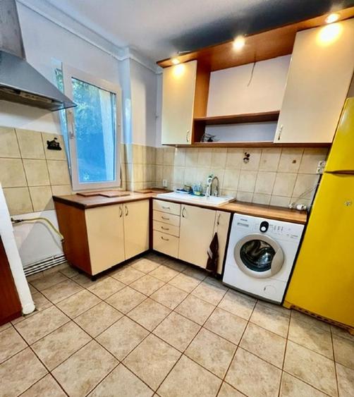 Vand ap. 3 camere in cartierul Astra