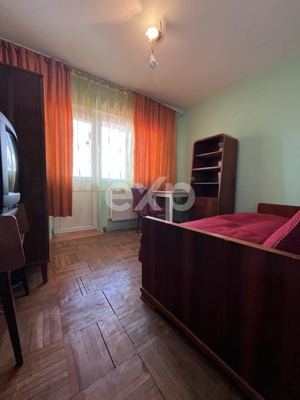 Apartament 3 camere dec 2 băi etajul 3 central Gaesti
