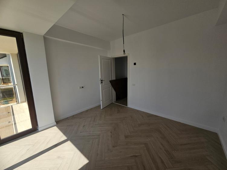 Casă 5 camere + mansardă, 3 băi, curte 480 mp, finisaje premium