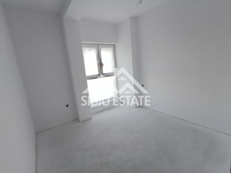 Apartament 3 camere FINISAT LA CHEIE  ,Doamna Stanca parcare inclusa