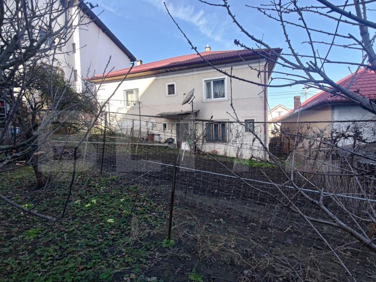 Oportunitate ! Casă renovabilă, 176 mp, teren de 530 mp, zona Andrei Mureșanu!