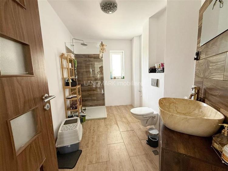 CASA individuala cu garaj, 5 camere, 3 bai Dumbravita zona lac Macilor - 15