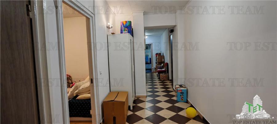 Apartament de 4 camere, cu centrala proprie, foarte spatios, in Militari, la 2 m
