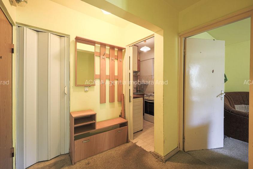 Apartament decomandat 2 camere - etaj 1 – Banu Maracine - COMISION 0 - 5