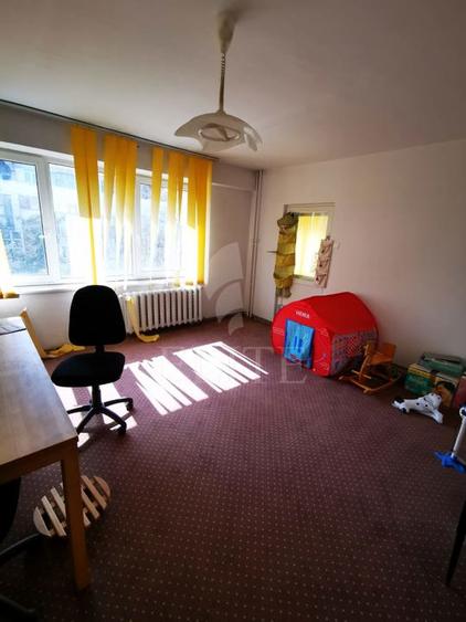 Apartament 3 camere în zona Nicolae Titulescu