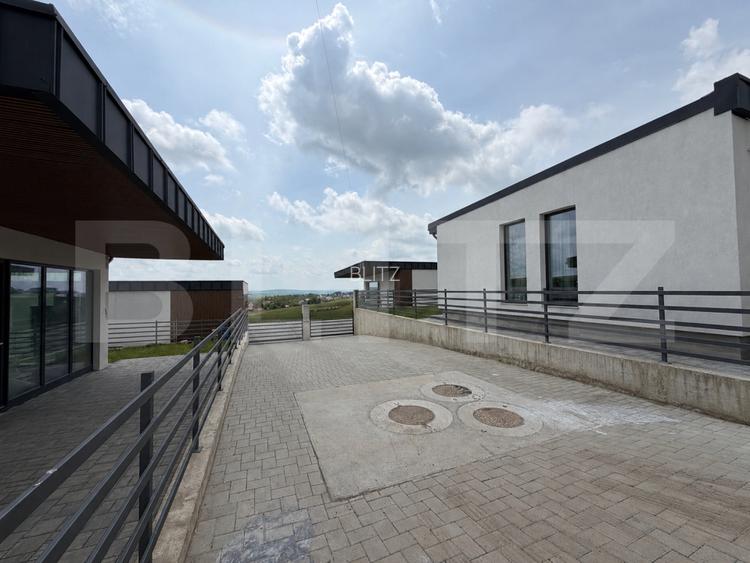 Case la preț de apartament, ,, posibilitate de rate, zona Moara